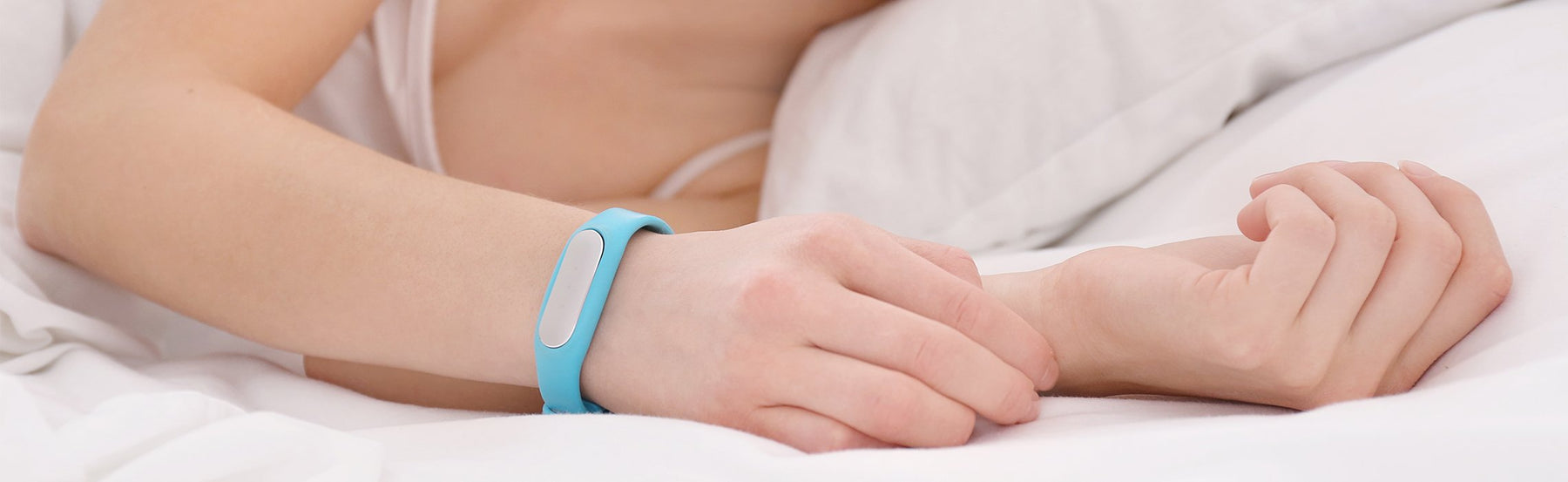 How Do Wearable Fitness Trackers Monitor Your Sleep?